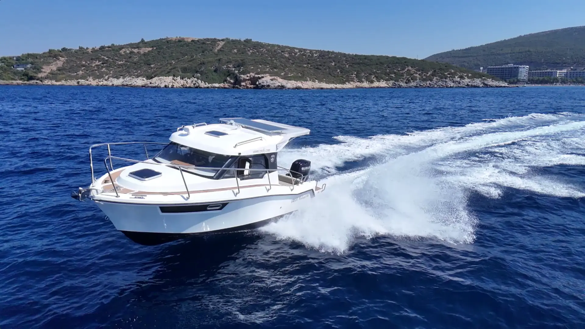 Erefe Weekend 8W teknesinin drone ile çekilmiş ön iskele görünümü
