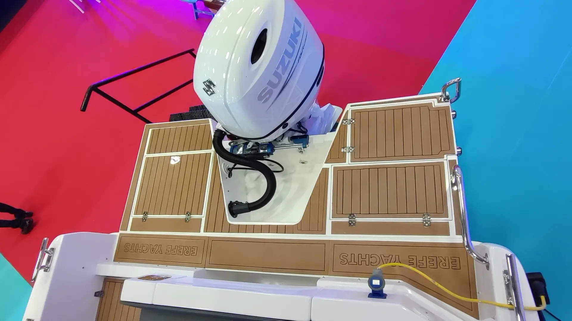 Erefe Pilothouse 8P balıkçılık kullanımına uygun arka platform